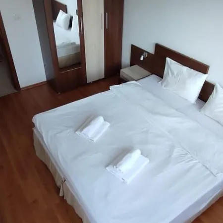 в Belvedere Apartment *