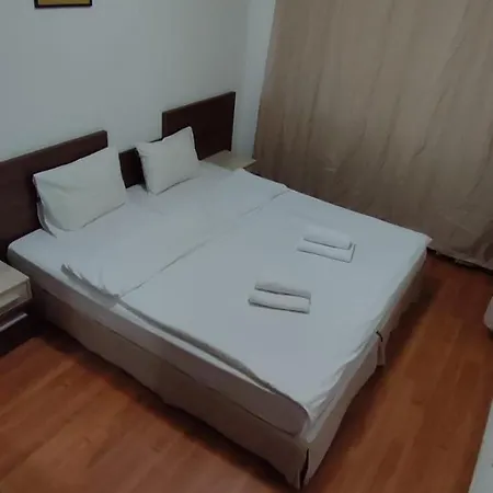 в Belvedere Apartment *